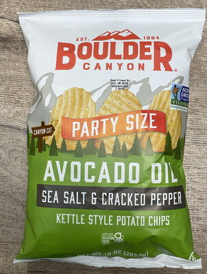 Avocado Oil Sea Salt & Cracked Pepper Kettle Style Potato Chips