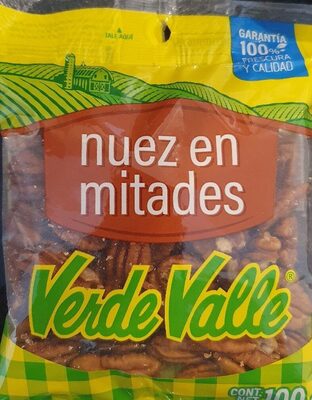 Nuez en mitades