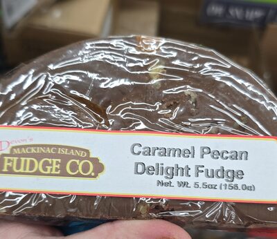 Caramel pecan delight fudge