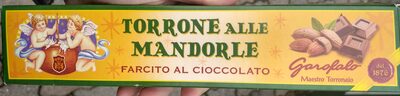 Torrone alle mandorle farcito al cioccolato