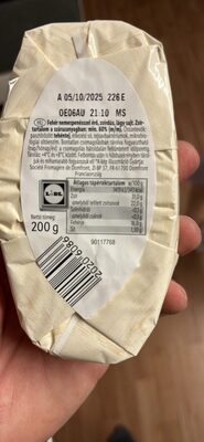 Camambert Le Crémeux Authentic French Soft Cheese classic