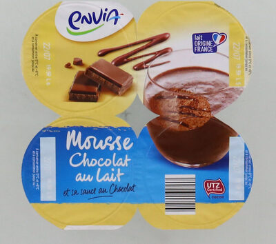 Mousses chocolat au lait avec coulis
