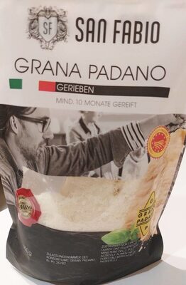 Grana Padano gerieben