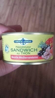 Préparation de sandwich au thon