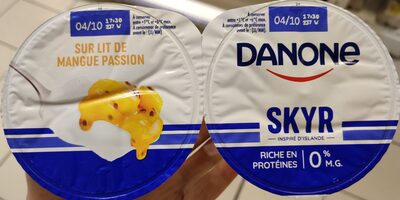 Skyr sur lit de mangue
