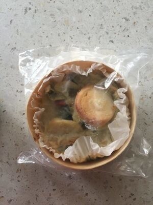 Gratin aux pommes de terre, poireau, fromage de chèvre et poitrine fumée cuite traitée en salaison choix