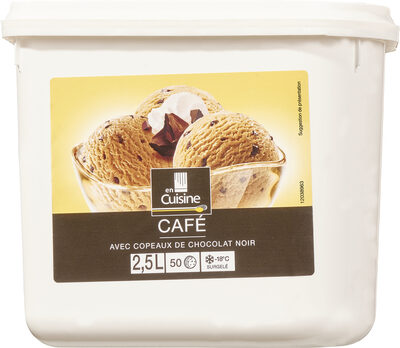 Cafe avec copeaux de chocolat noir
