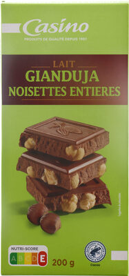 Chocolat au lait aux noisettes Gianduja avec des noisettes entières