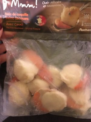 Noix de coquille saint jacques avec corail