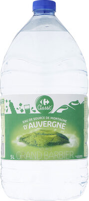 Eau de source de montagne d'auvergne