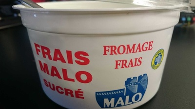 Fromage Frais Malo sucré 40% matières grasses sur extrait sec soit 7% de matières grasses sur produit fini.