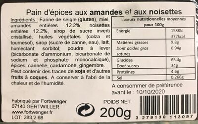 Pain d'épices aux amandes et à la noisette