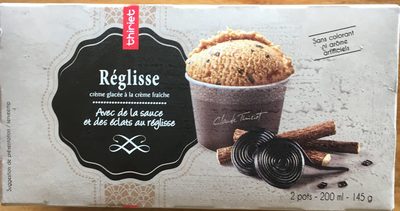 Crème glacée à la crème fraîche Réglisse (avec de la sauce et des éclats au réglisse)