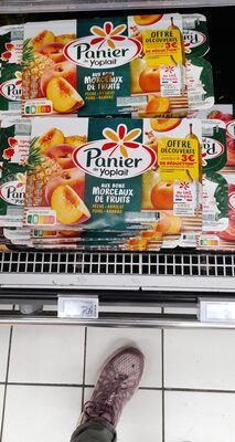 Panier de Yoplait aux morceaux de fruits jaune
