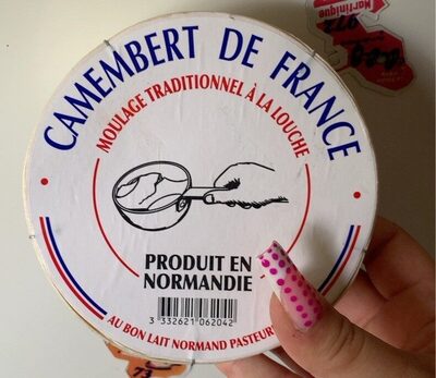Camembert de France moulage traditionnel à la louche