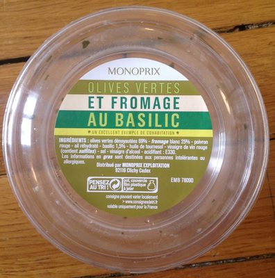 Olives vertes et fromage au basilic