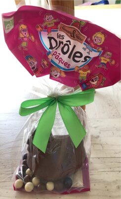 Moulage de chocolat au lait et billes céréales