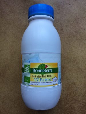 Lait stérilisé U.H.T. Demi écrémé