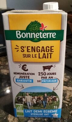 lait demi écrémé sterilisé UHT