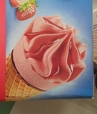 Glace fraise sauce fruit rouge