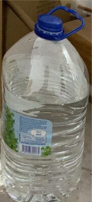 Agua mineral de manantial garrafa