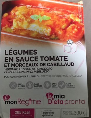 Légumes en sauce tomate et morceaux de cabillaud