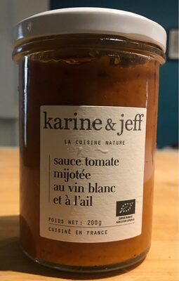 Sauce tomate mijotée au vin blanc et à l'ail