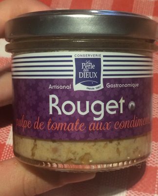 Verrine de rouget à la pulpe de tomates et condiments