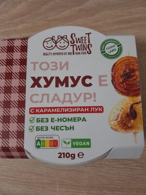 Хумус с камерилизиран лук