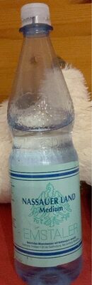 Natürliches Mineralwasser