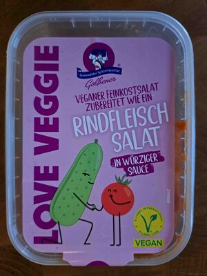 Veganer Feinkostsalat zubereitet wie ein Rindfleisch Salat