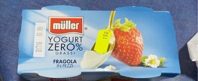Yogurt fragola in pezzi