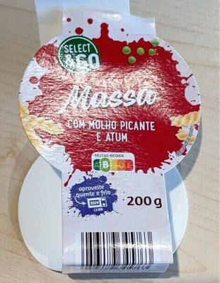 Pastasalate mit pikanter Sauce und Thunfisch