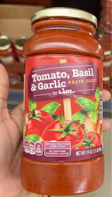 Tomato, basil & garlic pasta sauce