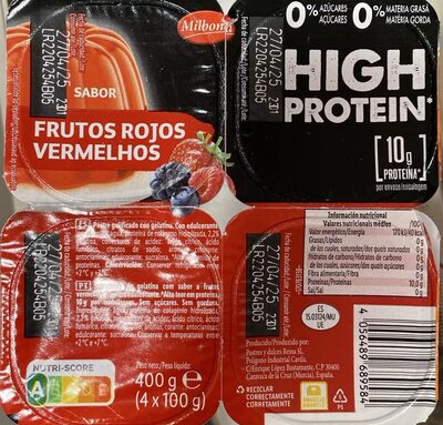 Postre gelaficado con gelatina. Frutos rojos