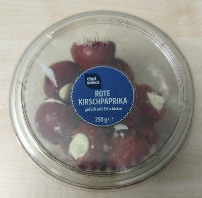 Rote Kirschpaprika gefüllt mit Frischkäse