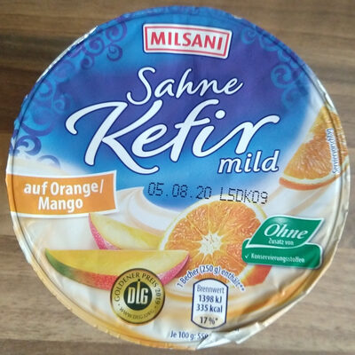 Sahne-Kefir auf Orange/Mango