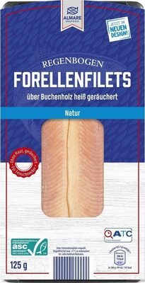 Regenbogenforellenfilets über Eichenholzrauch heiß geräuchert