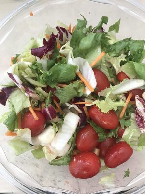 Salatcup - Mozzarella mit Croutons