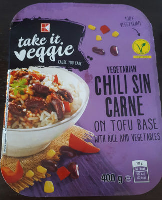 Vegetarian chili sin carne on tofu base with rice and vegetables