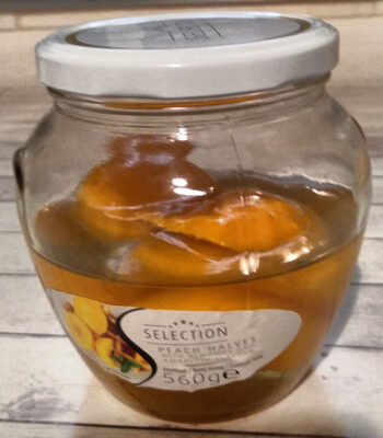 Peach Halves with Almonds and Amaretto Flavour