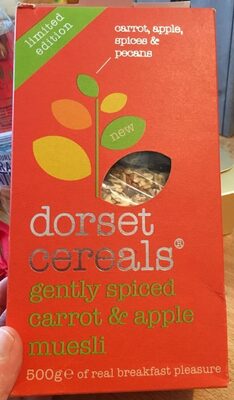 Gently spiced carrot & apple muesli