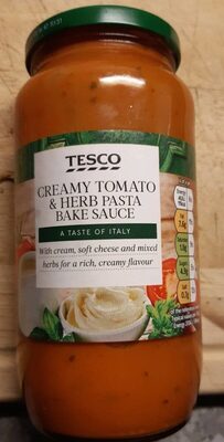 Creamy tomato and herb pasta bake sauce
