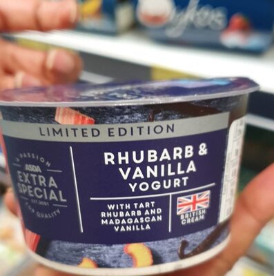 rhubarb and vanilla yogurg