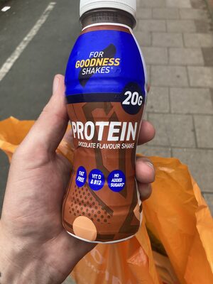 protein chocolate flavour shake