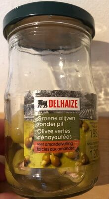 Olives vertes denoyautees farcies aux amandes