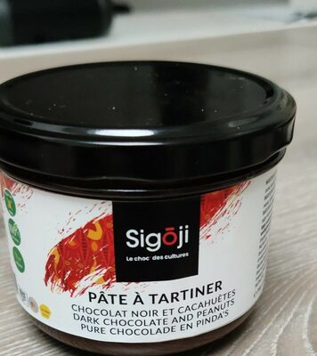 Pâte à tartiner chocolat noir et cacahuètes