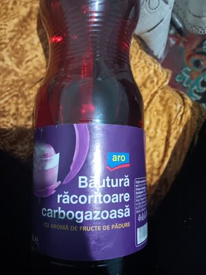 băutură răcoritoare  carbogazoasă cu aroma de fructe de pădure