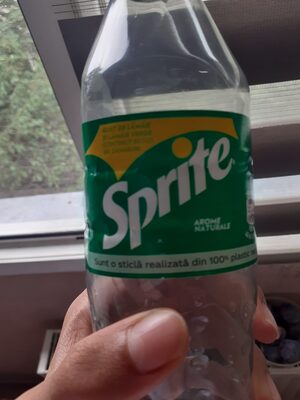 Suc cu gust de lămâie și lămâie verde