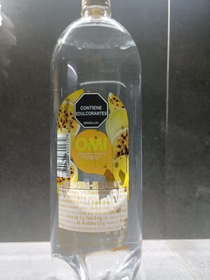 Agua carbonatada con sabor a maracuyá